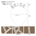 Dimensioni dettagliate e vista macro del cerchietto Bride con strass e lettere in lega - Argento (TS-J3271S)
