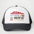 Cappellino trucker classico bianco e nero con ricamo Weekend colorato design - Taglia unica / Nero e Bianco