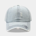 Casquette de baseball en jean vintage avec détails déchirés et surpiqûres - Bleu clair / Réglable