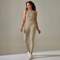Détail de l'ensemble de yoga sans couture avec texture côtelée sur la brassière et le legging - S / Haut Et Bas / Débardeur + Pantalon Long / Kaki