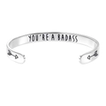 Bracelet jonc ouvert en acier inoxydable argenté poli avec gravure You Are A Badass - Tu es une dure à cuire / 4mm Largeur