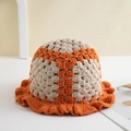 Chapeau bob en crochet fait main avec bord à volants en tricot beige et orange - Taille unique / Beige Orange