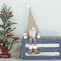 Gnomo di Natale con cappello in maglia marrone e lunghe gambe a strisce grigie su legno - Stile lavorato a maglia / Seduto 45cm / Marrone