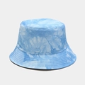 Vista dettagliata del cappello a secchiello tie-dye blu e bianco in cotone con tesa larga parasole - M (56-58cm) / Blu Lago