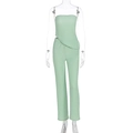 Dettaglio del set top a fascia e pantaloni verde menta in tessuto goffrato a trama - S / Verde