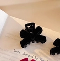 Elegante molletta per capelli a fiocco in velluto nero su un libro stile vintage - Pinza per capelli / Piccola molletta nera (2.8cm)