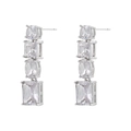Boucles d'oreilles argentées avec cristaux géométriques ronds et carrés empilés - Boucles d'Oreilles Argentées avec Zirconium Blanc