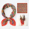Foulard di seta rosso 70x70 con stampa paisley e dettagli colorati vivaci - 70*70cm / Rosso Paisley (20)