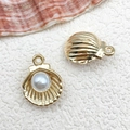 Ciondoli a conchiglia dorati con perle bianche per creazione gioielli fai-da-te - Conchiglia di Perle 12x15mm / Oro KC