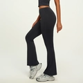Antracietgrijze flared yoga broek met hoge taille en een ondersteunende pasvorm - S / Sterrenzwart