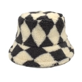 Vista dettagliata del cappello da pescatore in lana di agnello felpata con motivo a scacchi - M (56-58cm) / Grigio