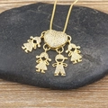 Collana famiglia dorata con ciondolo a cuore e quattro charms bimbi in cristallo - 3 Ragazze 1 Ragazzo
