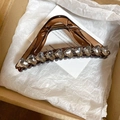 Amber acrylic hair claw clip with heart-shaped rhinestones in a gift box - Amber Triangle