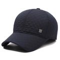 Berretto trapuntato blu scuro da uomo con motivo a rombi e logo laterale in metallo - Regolabile / Blu navy