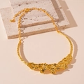 Collar rígido dorado llamativo con textura de lava irregular y diseño de metal plegado - Gargantilla de hojas plisadas / Dorado