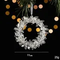 Glinsterende 11cm kerstkrans hanger van helder acryl met zilveren glitters en lint - Bloemenslinger