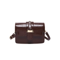 Borsa a tracolla quadrata marrone classico in pelle cerata con fibbia dorata lucida - Marrone
