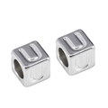 Silberne quadratische 7mm Edelstahlperle mit eingraviertem Buchstaben U für DIY-Schmuck - Buchstabe U