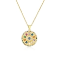 Detailaufnahme von 18K vergoldetem Evil Eye Anhänger mit bunten Zirkonia Steinen - Gold