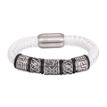 Herren Armband aus weißem geflochtenem Leder mit keltischen Perlen und Magnetverschluss - Weiß / 22cm