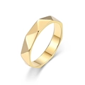 Detailansicht des geometrischen Rhombus-Rings mit 14 Karat Goldbeschichtung - Größe 6 / Gold