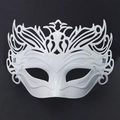 Masque de mascarade ajouré blanc de style européen avec motifs vintage pour fêtes - Couronne Intégrée Blanc