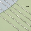Detailansicht der 1,5 mm silbernen Wellenkette mit polierter Oberfläche und Metalltextur - Glänzende Wellenkette / 1.5mm (3 Meter/Packung) / Platin