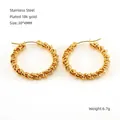 30mm gedrehte Creolen aus poliertem Edelstahl mit einer 18k Goldbeschichtung - Zx1281