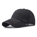 Dettaglio della trama in denim grigio scuro lavato e delle cuciture su un berretto da baseball - Regolabile / Nero (Denim Nero)