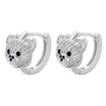 Detailansicht der Teddybär-Creolen mit weißem Zirkonia-Pavé und schwarzen Steindetails - Platin Weiß Zirkonia