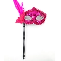 Masque de mascarade à paillettes rose avec fleur et plume rose sur un bâton - Paillettes Rose Rouge - Main Détachable / Rose Rouge