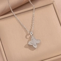 Collana con pendente a fiore d'argento con zirconi su sfondo di velluto color champagne - Stile Argentato (474)