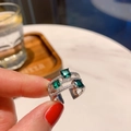 Vintage silver open ring with 5x5mm square emerald gemstones and zircon accents - Square 5X5mm / Green Zirconia