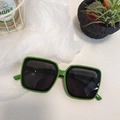 Chic retro oval sunglasses with bright green frames and dark polarized lenses for women - Green 19