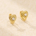 Orecchini a cerchio a cuore dorati con venature verticali e un brillante zircone - Argento 925 / Oro