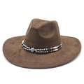 Detailansicht eines braunen Wildleder-Cowboyhuts mit Ethno-Perlenband im Westernstil - M (56-59cm) / Braun (Wildleder)