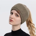 Gestricktes khakifarbenes Sportstirnband für Damen mit Lederpatch und Wabenstruktur - Khaki