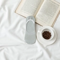 Light grey low-cut invisible cotton socks with non-slip silicone edge for women - One Size / Grass Green