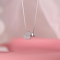 S925 Sterling Silber Halskette mit Doppelherz-Anhänger und funkelnden Kristallen - Weißgold