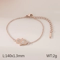 Pulsera mano de Fátima en oro rosa con circonitas blancas sobre fondo beige - Estilo Mano de Hamsa (KB82189-K) / Oro rosa