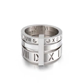 Silberner Titanstahlring mit römischen Ziffern und schimmernden eingelegten Kristallen - US 6 / Stahl Römische Ziffern Stil (KR92464-K)