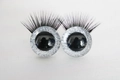 3D doll eyes with silver glitter frame and thick black eyelashes on white background - 25mm / Silver