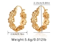 Detail view of 18K gold plated brass daisy hoop earrings with size and weight specs - Daisy Spliced Hoop Style (KE1110) / 18K Gold