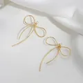 Coppia di ciondoli a fiocco in oro 14K fatti a mano con finitura strutturata per orecchini - Grande (45x35mm) / Placcato Oro 14K
