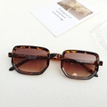 Retro tortoise shell square sunglasses with brown gradient lenses and CE marking - Leopard Print