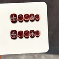 Handgefertigte burgunderrote Katzenaugen-Nägel mit silbernen Kreuz-Strasssteinen - Extra Klein (XS) / Roter Diamant Stern Katzenauge (3428-Kurz Quadratisch Rund)