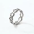 Anillo de acero inoxidable pulido con patrón de cara sonriente calada con láser - US 6 / Color Acero