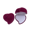 Scatola per anelli a cuore in velluto rosa scuro con intaglio di rose 3D - 6*6*4CM / Rosa Rosso (Interno Bianco)