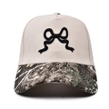 Detalle del bordado de lazo 3D en gorra de lona beige con visera de camuflaje - Ajustable / Camuflaje de Hoja Bordado de Lazo