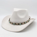 Détail du chapeau de cowboy crème avec perles turquoises sur une bande de corde tressée - M (56-59cm) / Crème